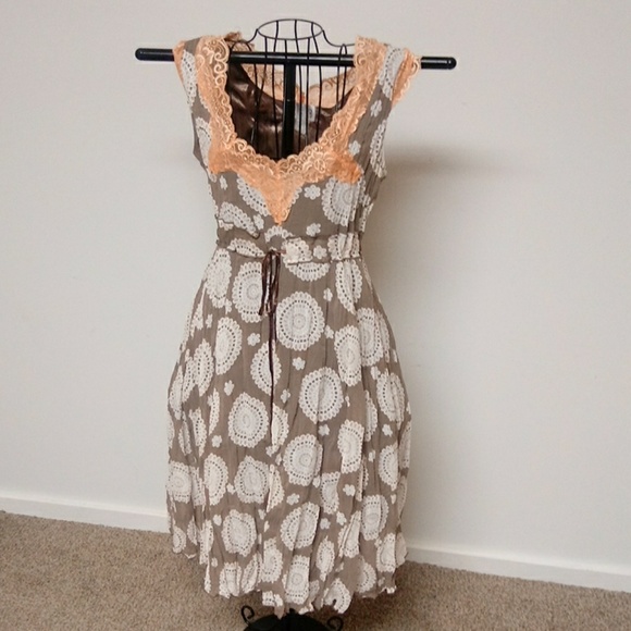 213 Dresses & Skirts - Elegant Sundress